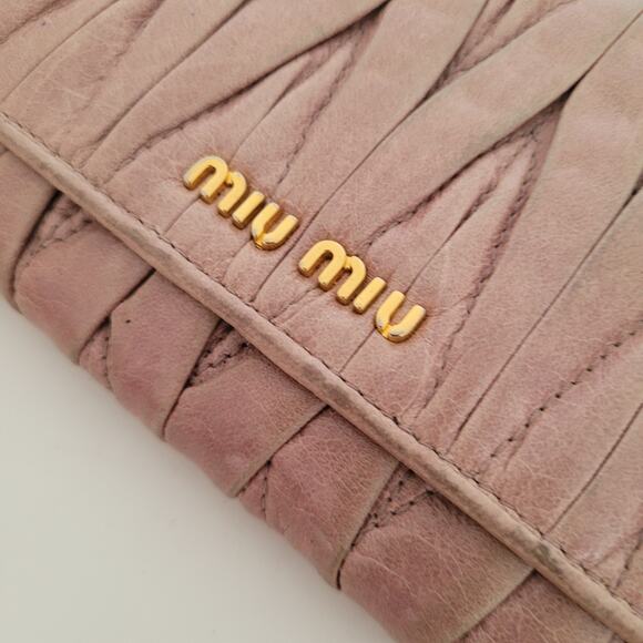 Miu Miu Wallet Matelasse Lilac Purple Large Card Holder Logo Leather Envelope - Picture 12 of 12